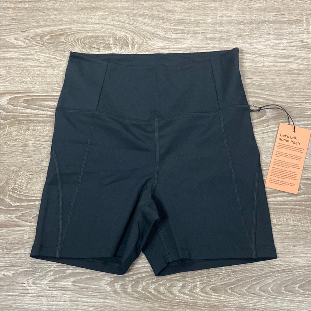 NWT Girlfriend collective black 5 inch bike short